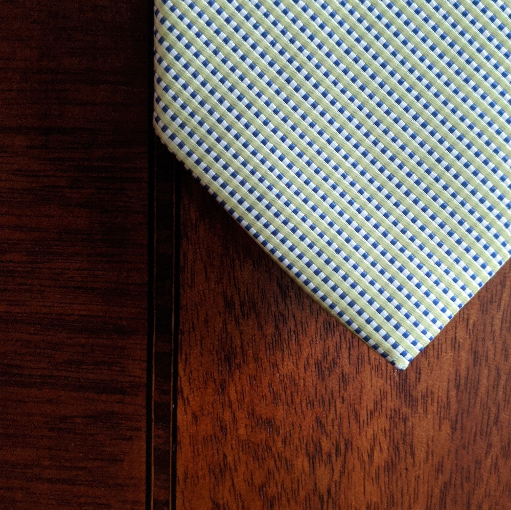 Yellow Tie - Picture 5 of 5